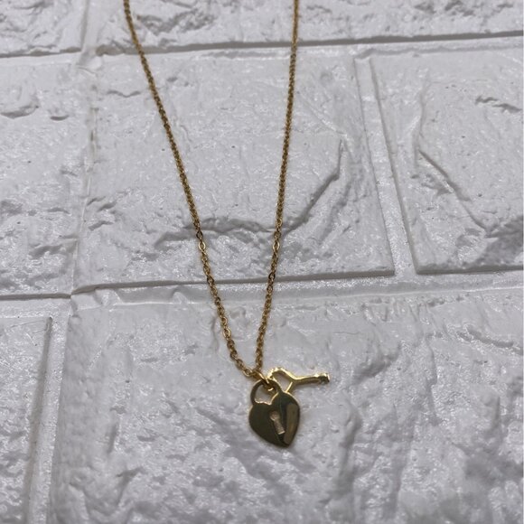 Mini Heart & Lock Chain Necklace Gold Tone Titanium Steel Adjustable - Picture 2 of 10